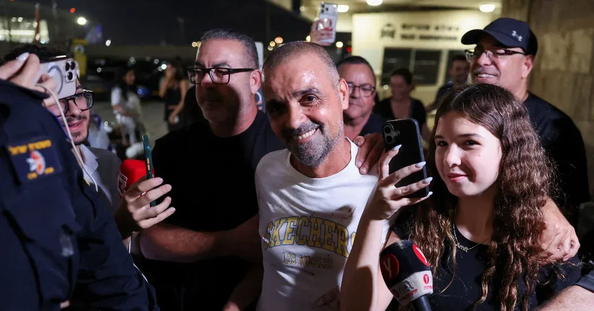 A gép pörögni kezdett, majd zuhanni, végül lefogták a pilótát