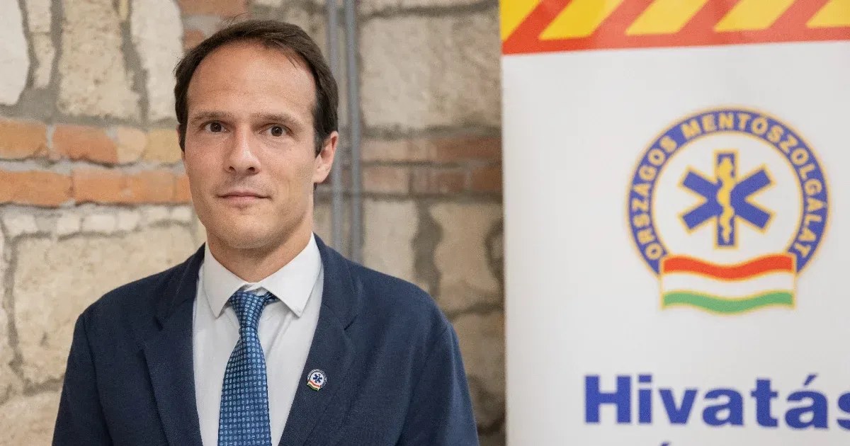 Bocsánatot kért az Országos Mentőszolgálat főigazgatója a félresikerült poszt miatt