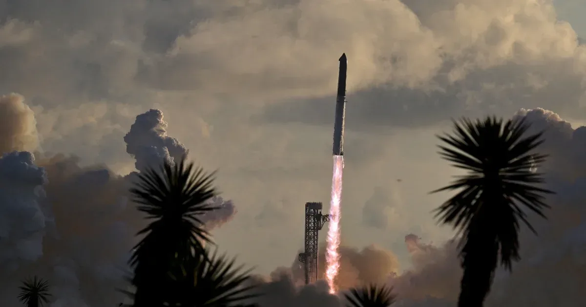 Először állította pályára hatalmas rakétáját a SpaceX