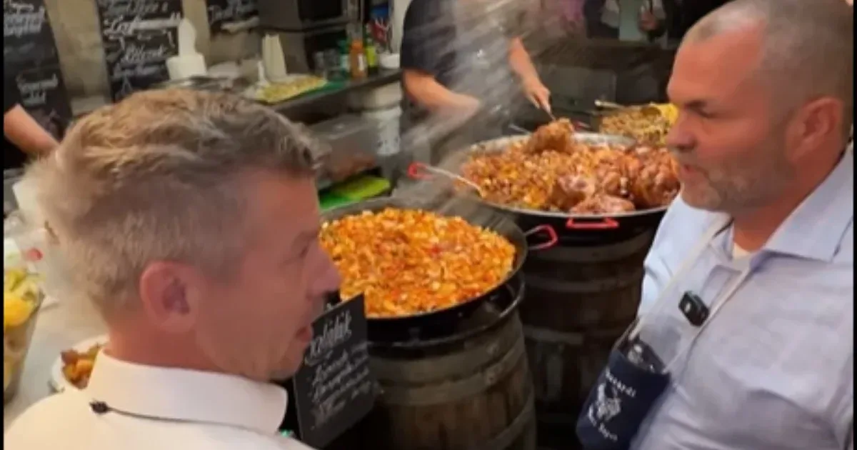 Folyadékkal öntötték le Magyar Pétert Szekszárdon