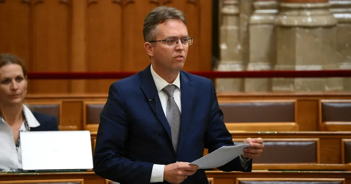 Hankó Balázs idézés után távozott a Parlamentből