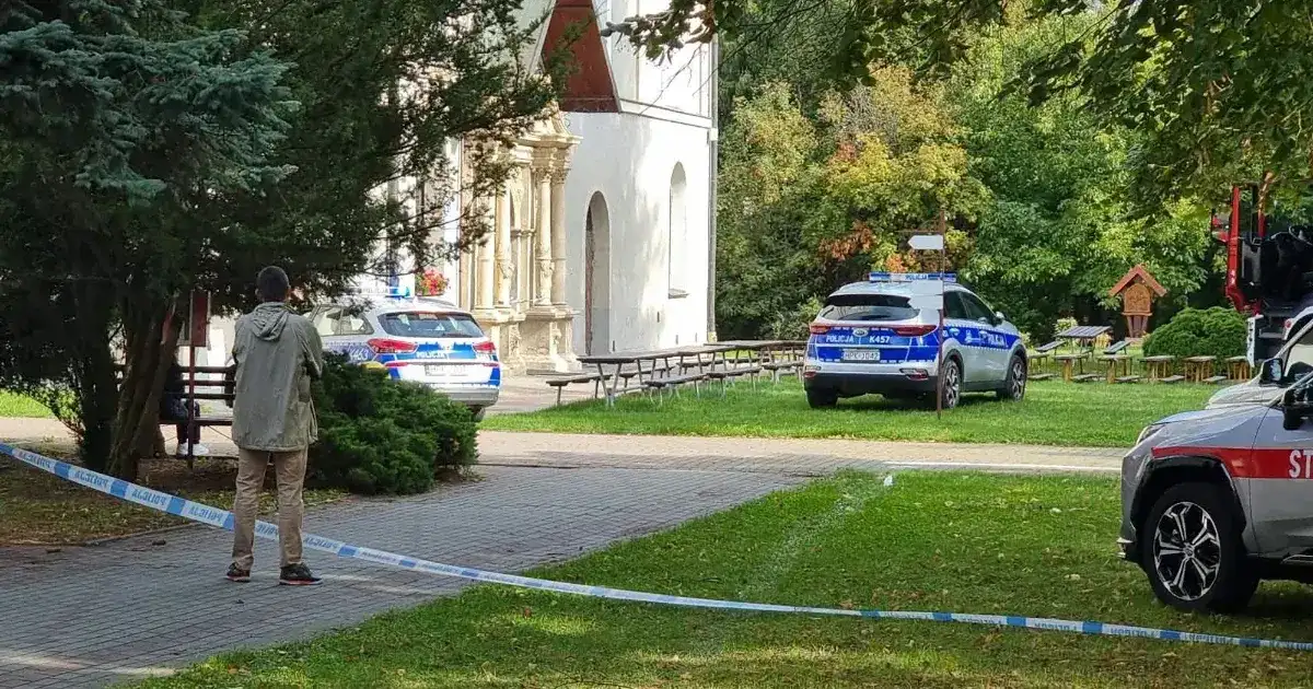Késelés egy lengyel kolostornál: katolikus pap életét vesztette