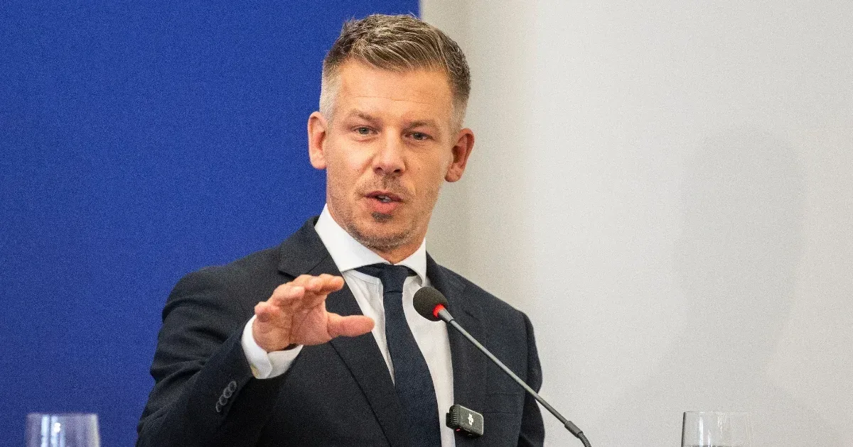 Megszűnik a kötelező ötezer forintos kamarai díj