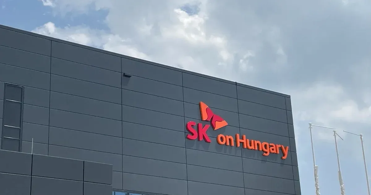 Milliárdos nagyságrendű büntetést róttak ki az iváncsai akkumulátorgyárra