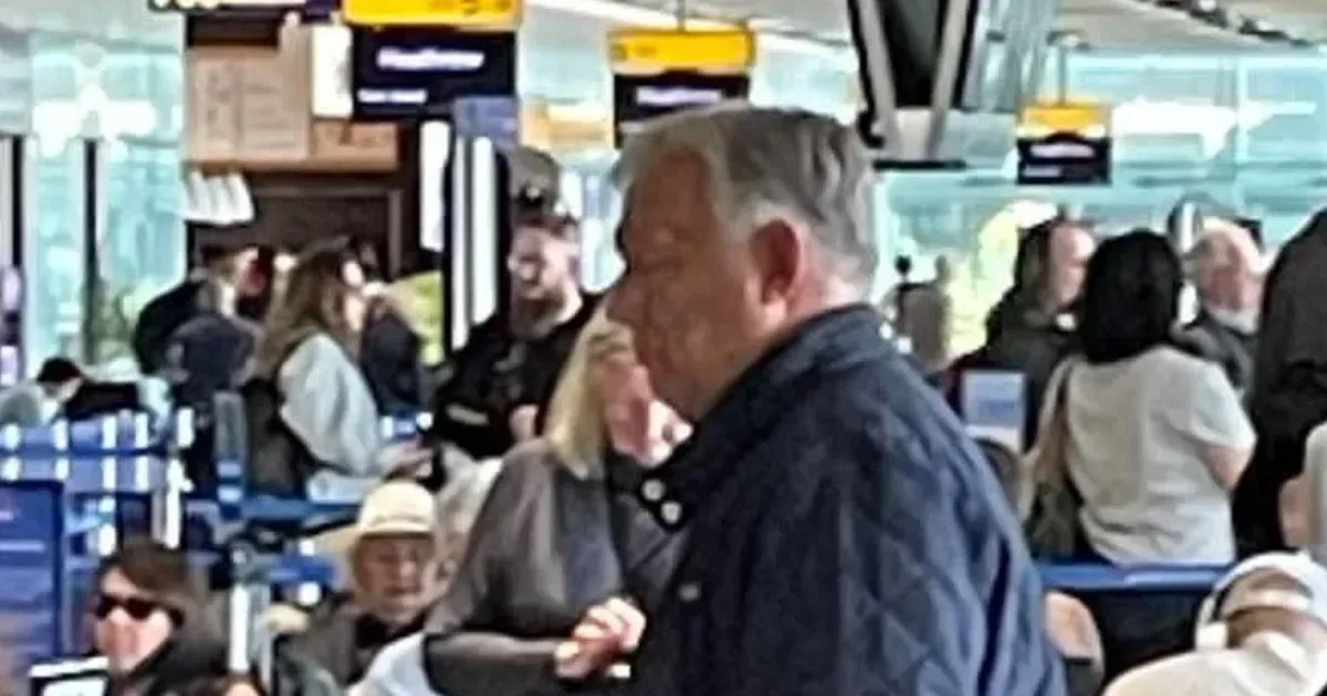Orbán Facebookja élőzte Hankó kivonulását, közben Belfastban meccset néz