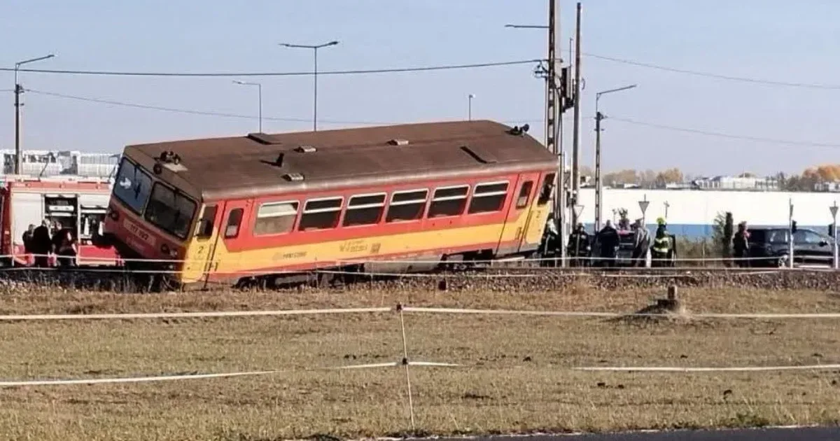 Autós hajtott a sínekre tilos jelzésnél Nyergesújfalunál, szünetel a vonatforgalom