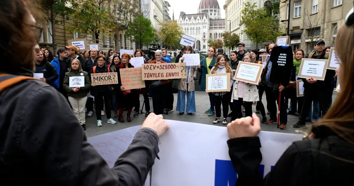 Azonnali béremelést követelnek a közgyűjteményi és könyvtári dolgozók