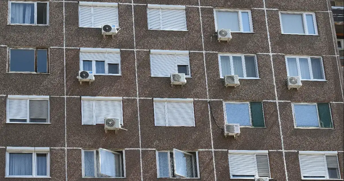 Befékezett a lakáspiac: Budapesten második hónapja csökkennek az árak