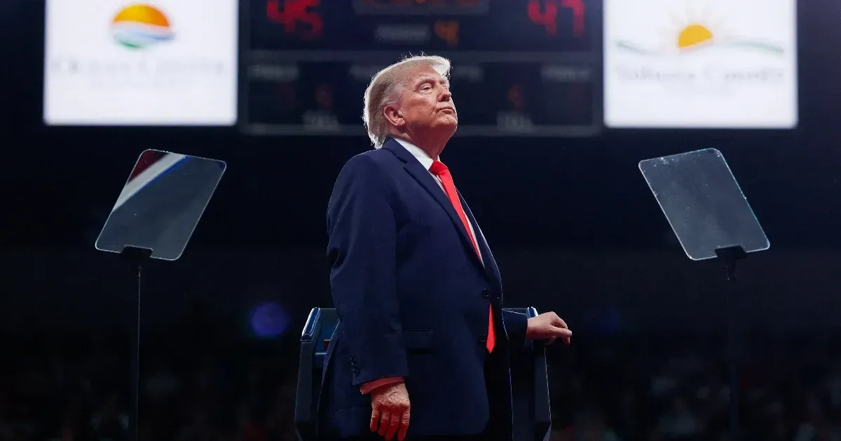 Bíróság tiltotta meg Trump kormányának a választási dolgozók vizsgálattal fenyegetését