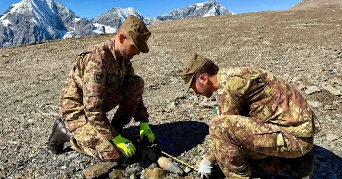 Első világháborús bombák bukkannak elő az olvadó olasz gleccserek alól