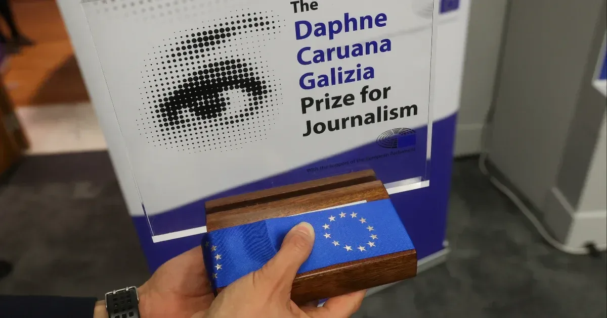 Facebook-hirdetésekről szóló EP-sajtódíj döntőse magyar civilek támadása miatt