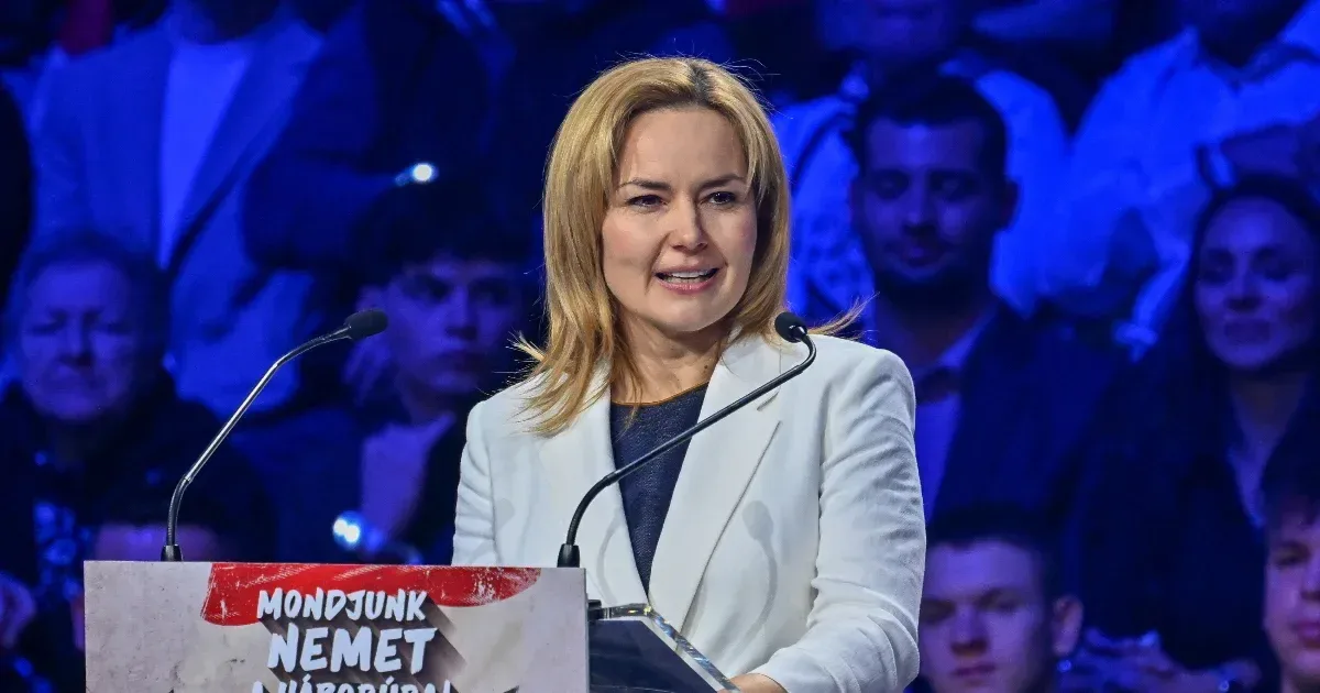 Fidesz korábbi debreceni jelöltje színpadra lépett Tóth Gabival, majd törölte a bejegyzést