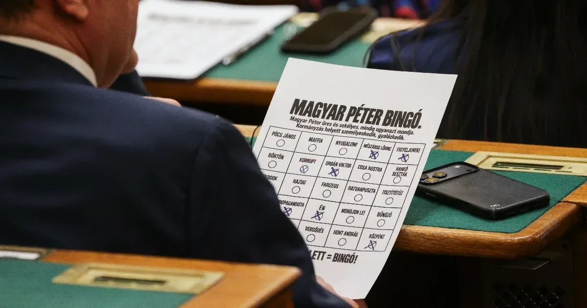Fideszes képviselők Magyar Péter-bingóval készültek