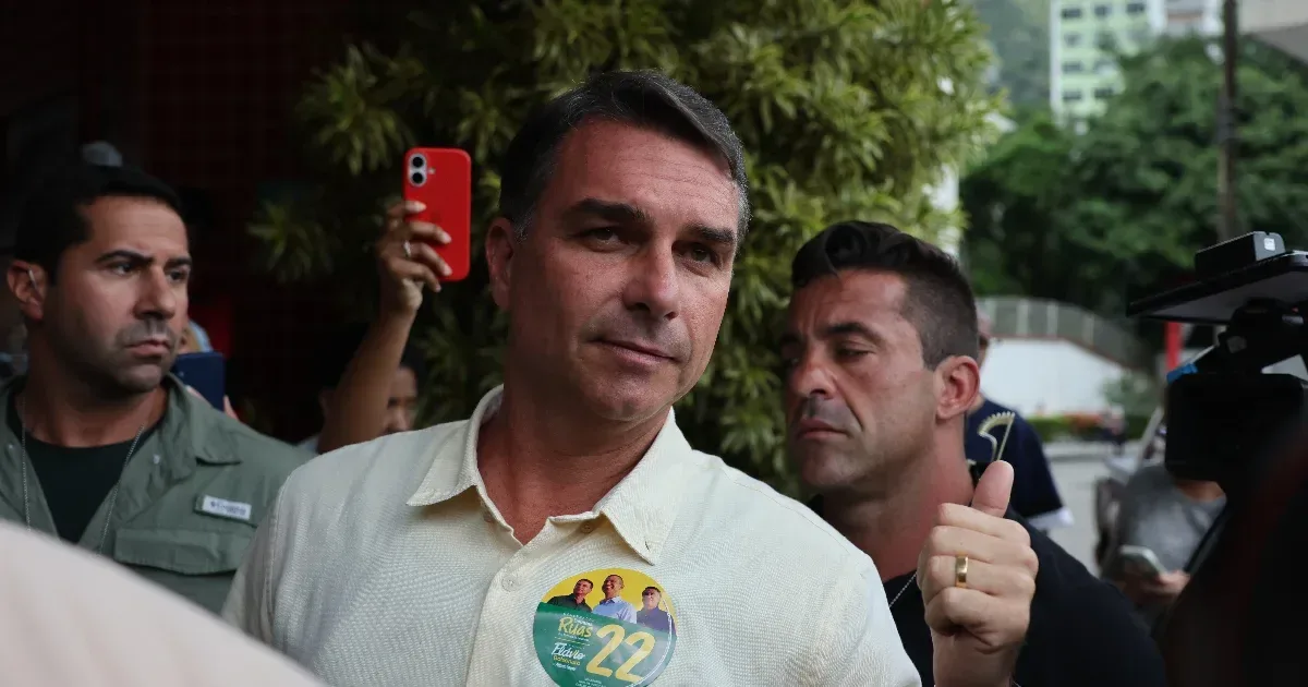 Flávio Bolsonaro az Egyesült Államokba menekülhet