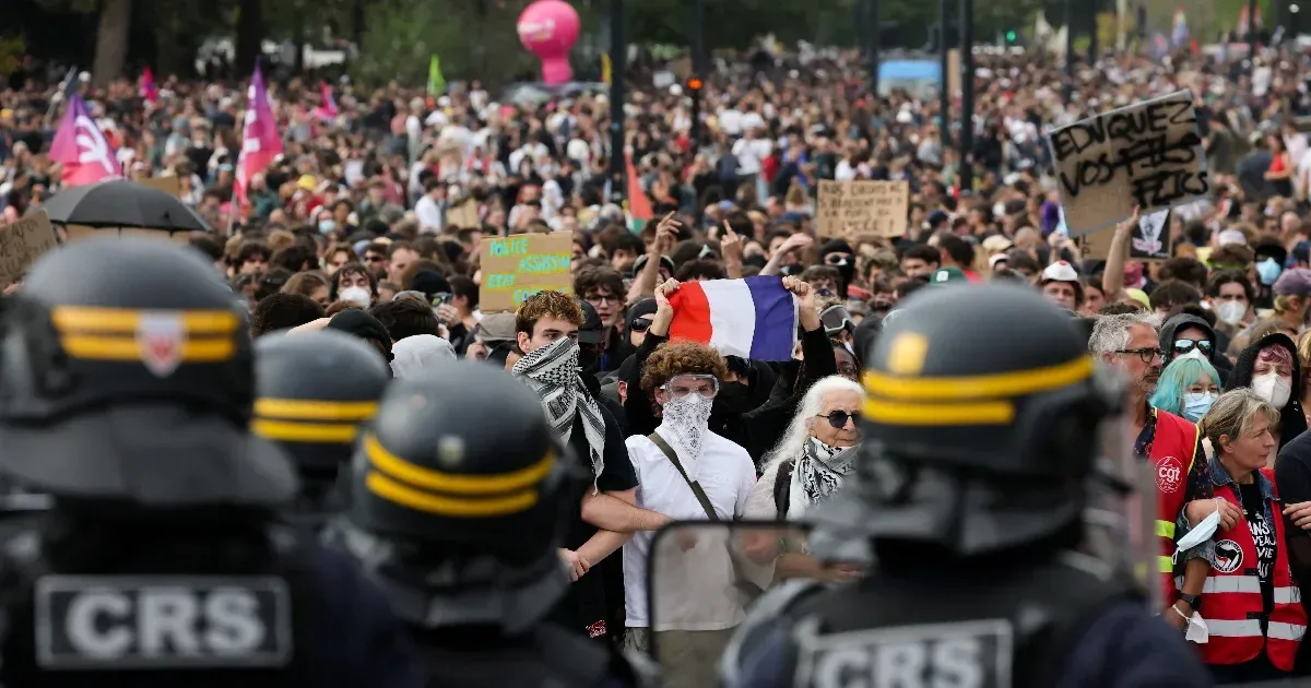 Francia diáktüntetések: a szakszervezetek szerint 260 ezren tüntettek Párizson kívül