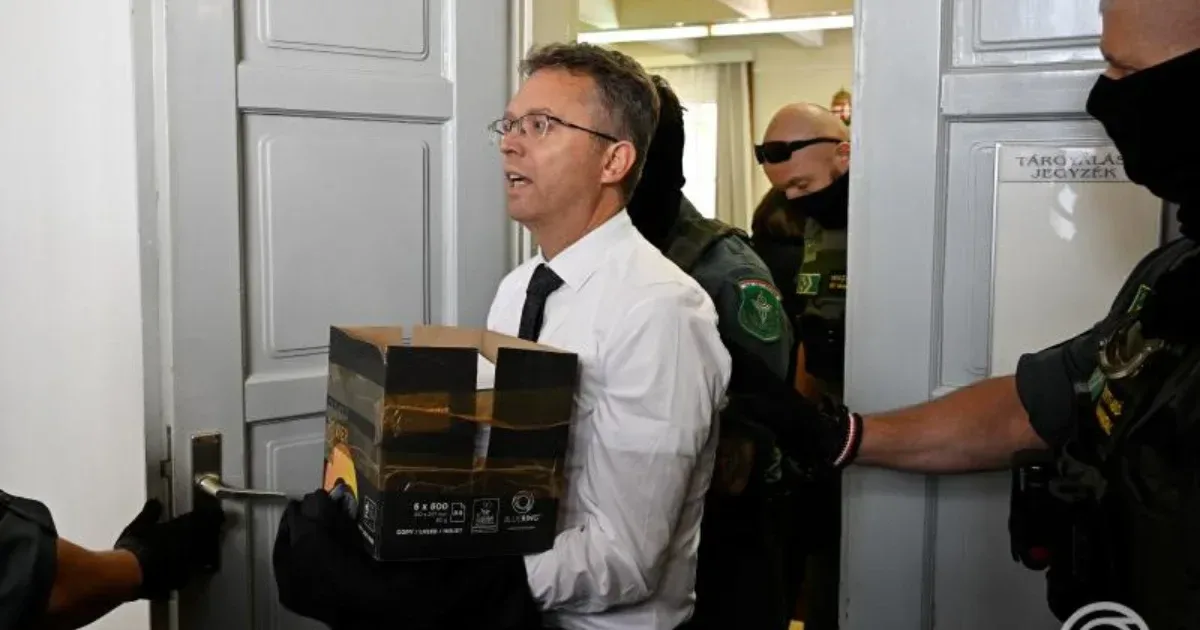 Hankó Balázs kétszemélyes zárkában van, a családjával tarthatja a kapcsolatot