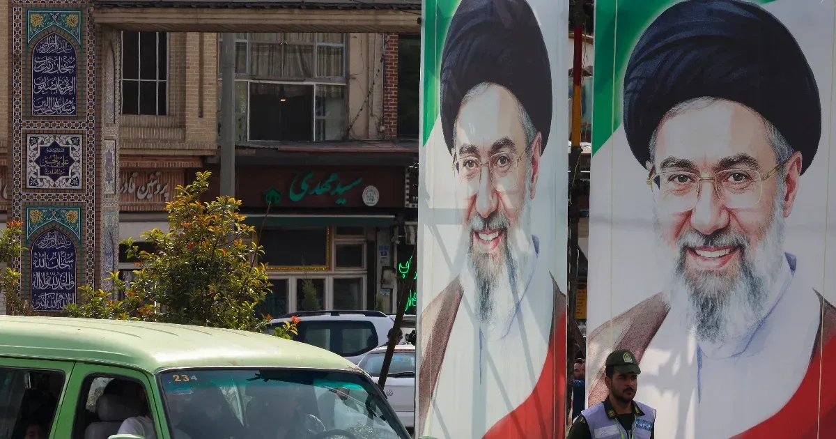 Irán legfelsőbb vezetője korlátlan válaszlépést parancsolt a hadseregnek