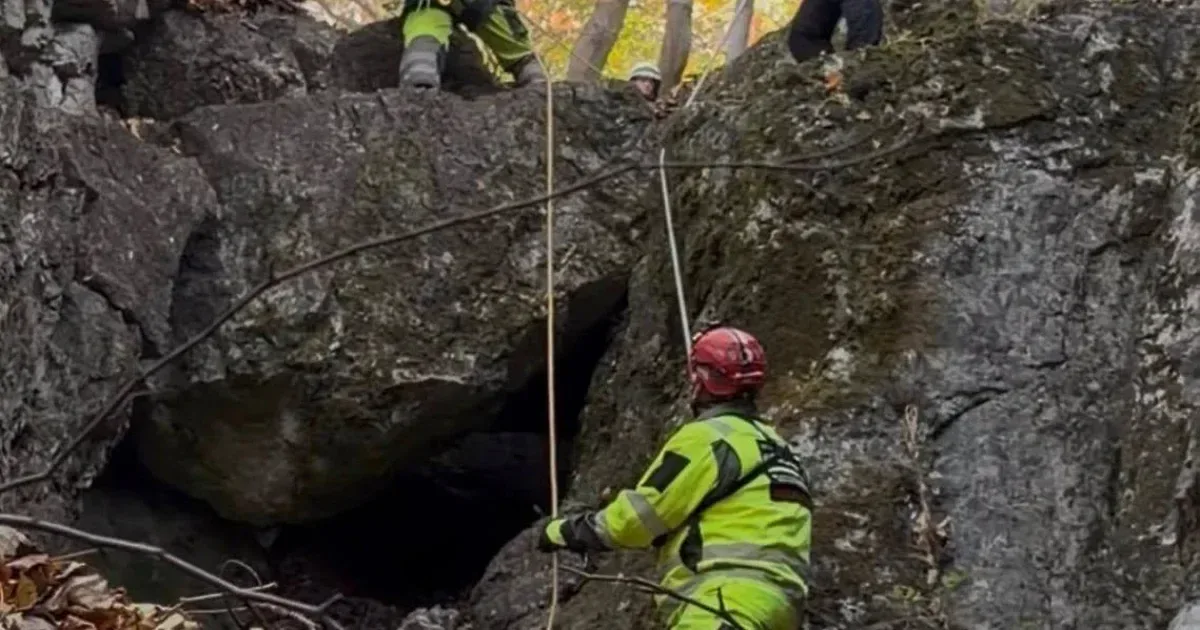 Két túrázó lecsúszott és több métert zuhant a Pilisben