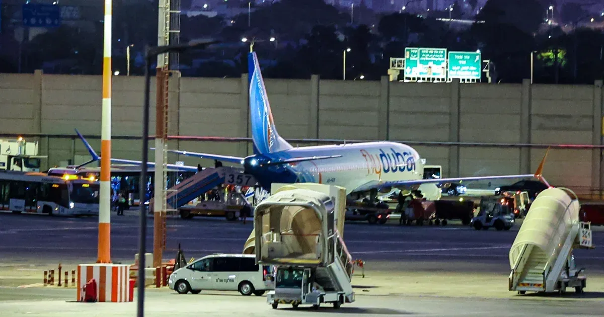 Korábban eltiltották a repüléstől a Flydubai-járaton késelő ománi másodpilótát