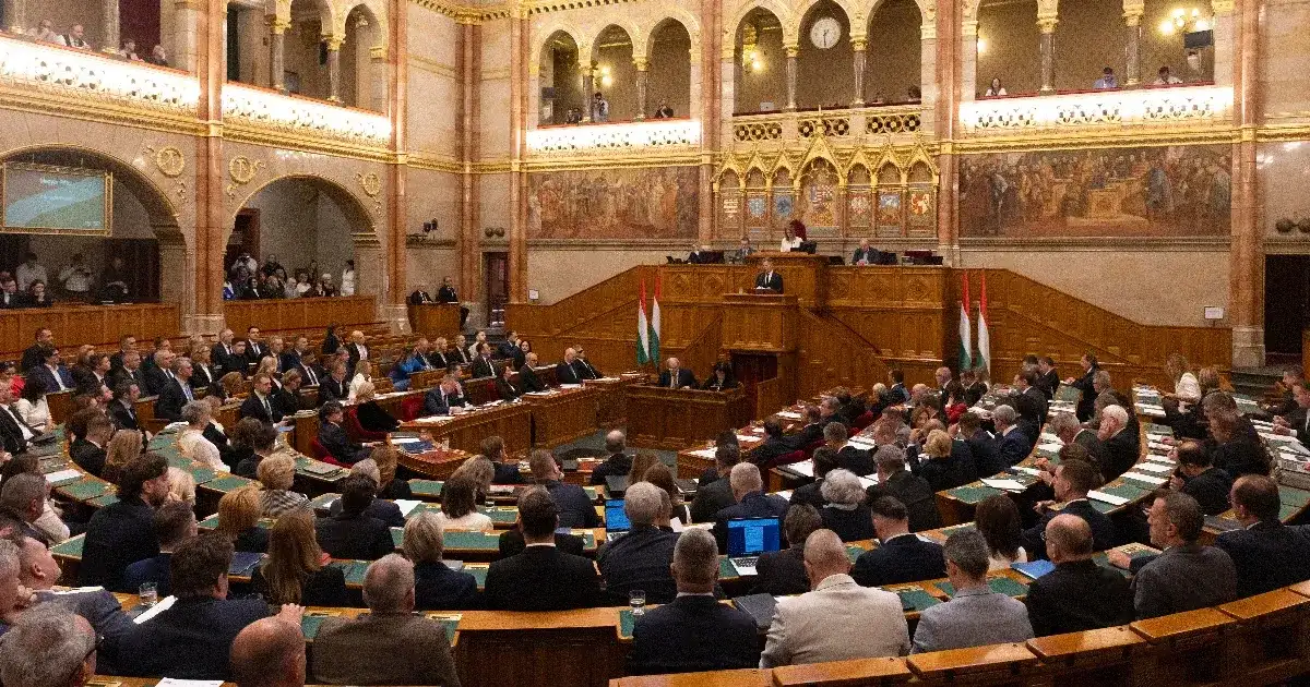 Magyar Péter hétfőn a parlamentben ismerteti a jövő évi költségvetést