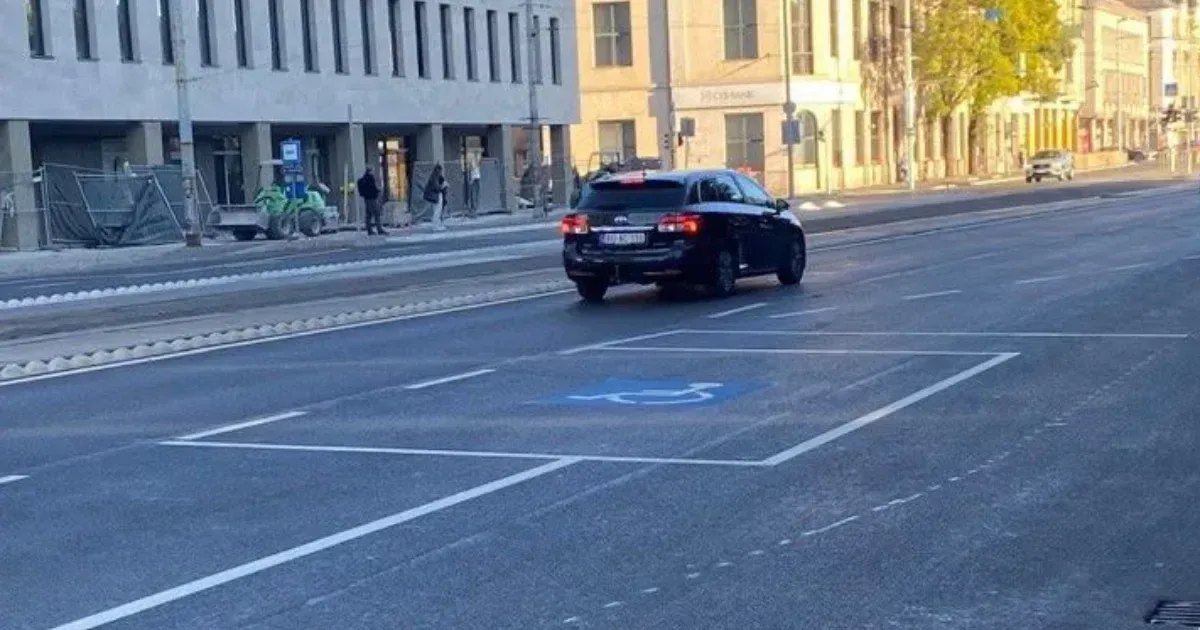 Megfejtették az újpesti mozgássérült parkolóhely rejtélyét