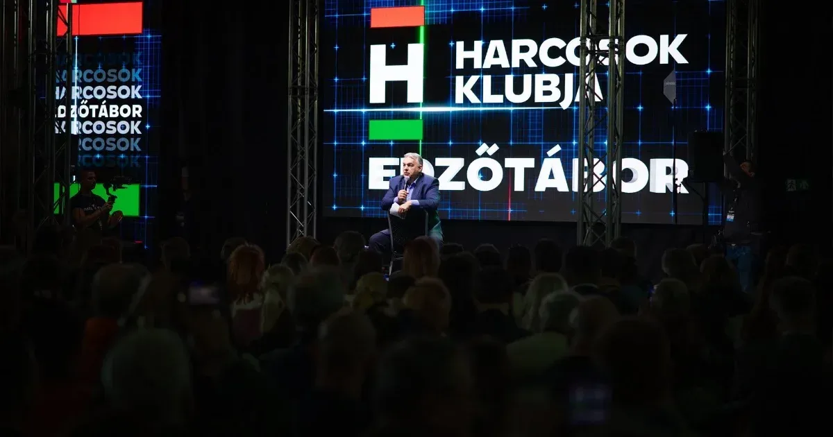 NRÜ-s név tűnt fel fideszes rendezvény mellett, a cég szerint hiba történt