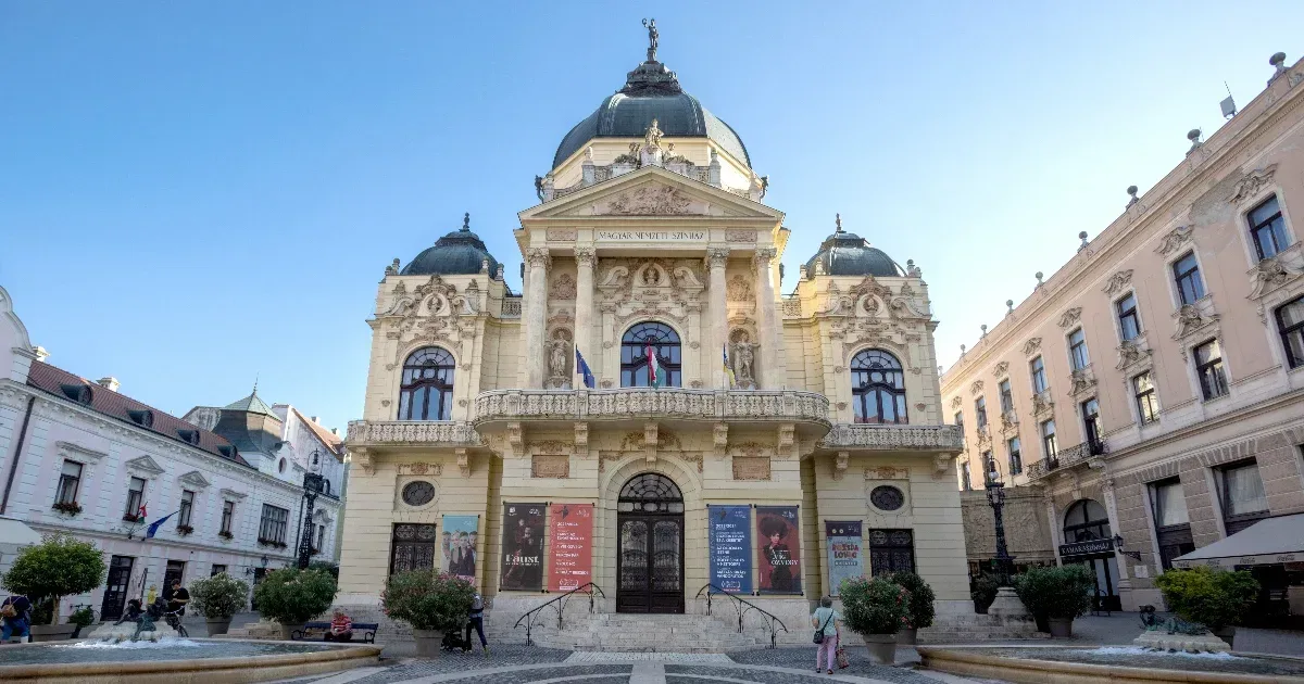 Pécs polgármestere kezdeményezi a színházigazgató elmozdítását