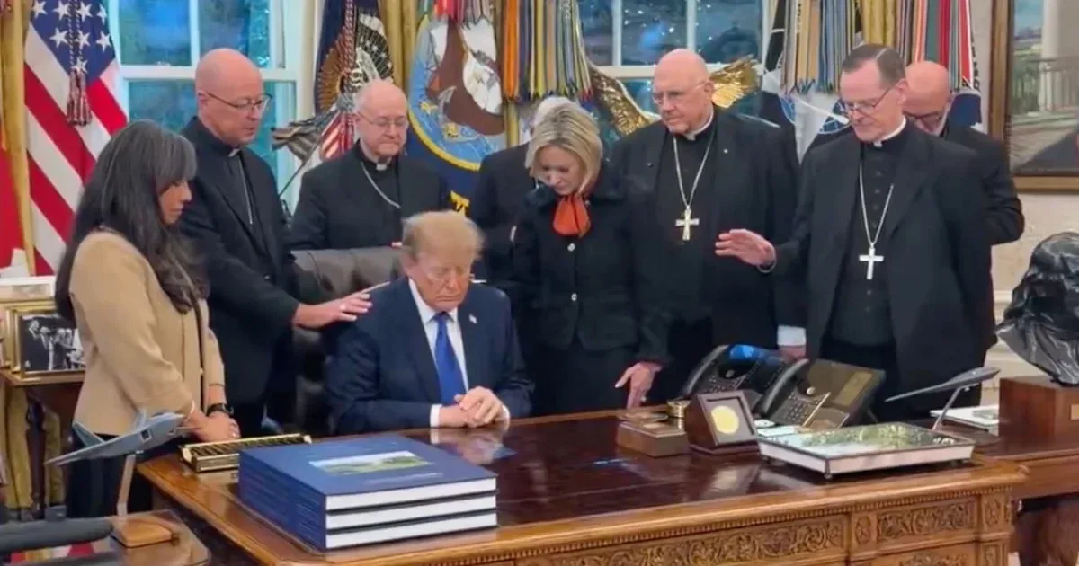 Püspökök imádkoztak Trumppal, ketten bocsánatot kértek a felvétel után