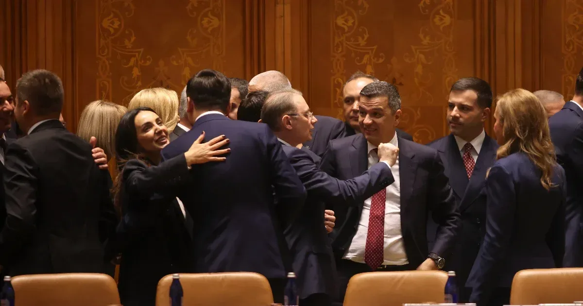 Román parlament megszavazta az új kabinetet fél év kormányválság után