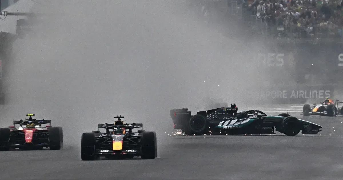 Russell a falban, a McLarenek egymást ütötték ki a szingapúri sprintfutamon
