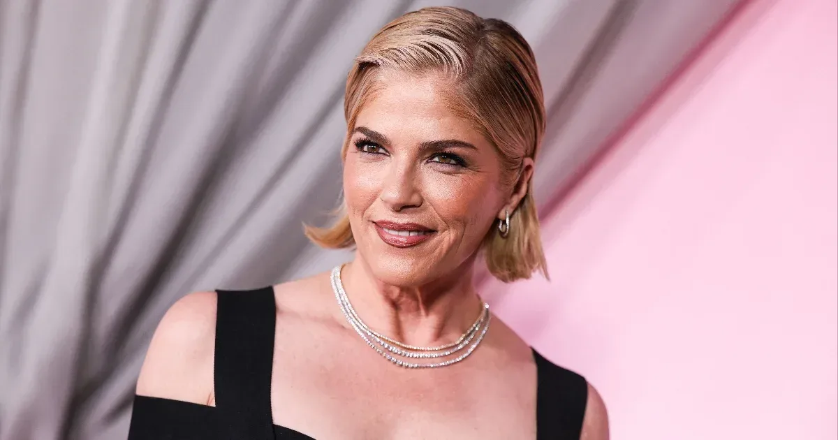 Selma Blair színésznőt előállították, miután reptéren zaklatott légiutas-kísérőket