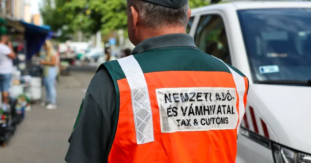 Szakálligazítás közben bukott le a NAV-ellenőr a barber shopban, nyugta nélkül
