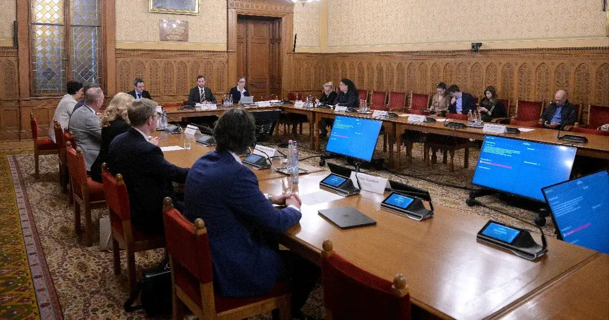 Szervezett bűnözés, Mészáros-nyomozás, Simonka-ügy – NVVH-elnökhelyettesek