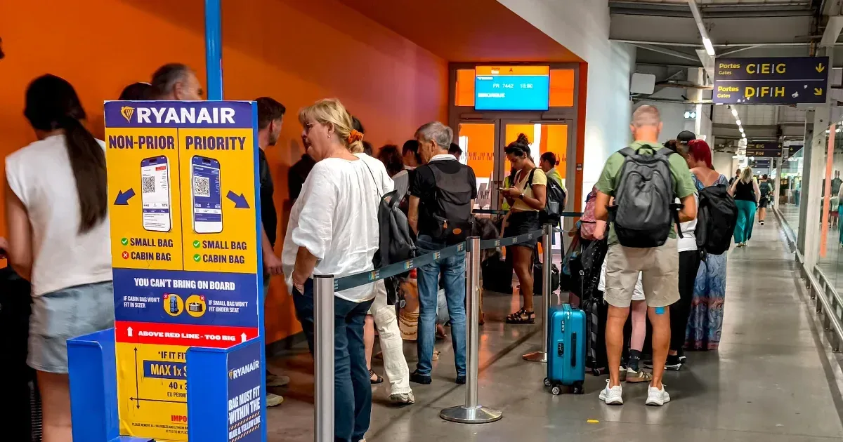 Szigorít a Ryanair a becsekkolás és a poggyászfeladás szabályain