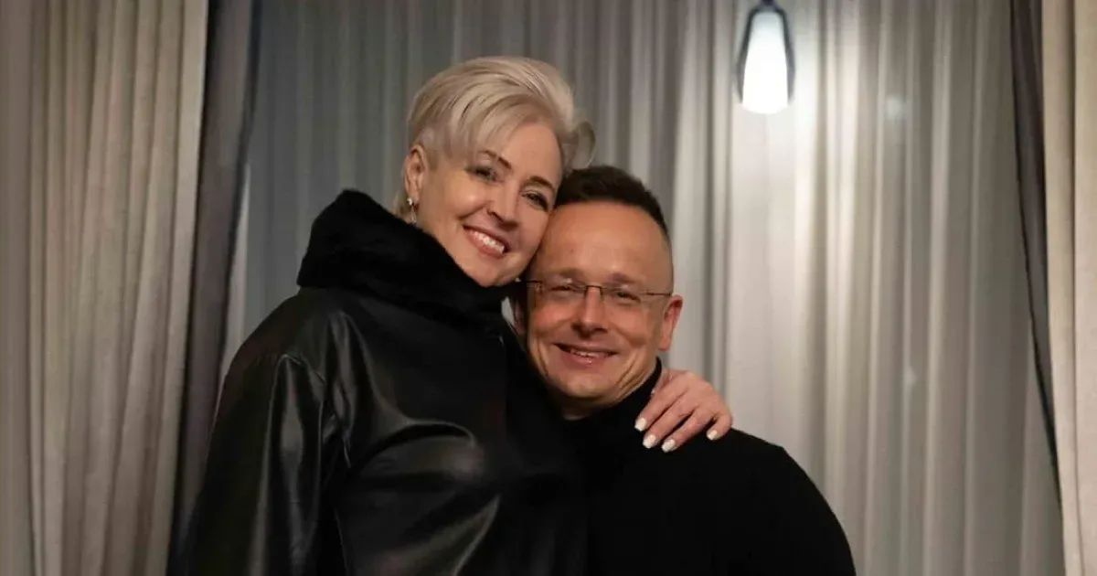 Szijjártó Péter feleségének cége milliárdos közpénzes munka alvállalkozójaként bukkant fel