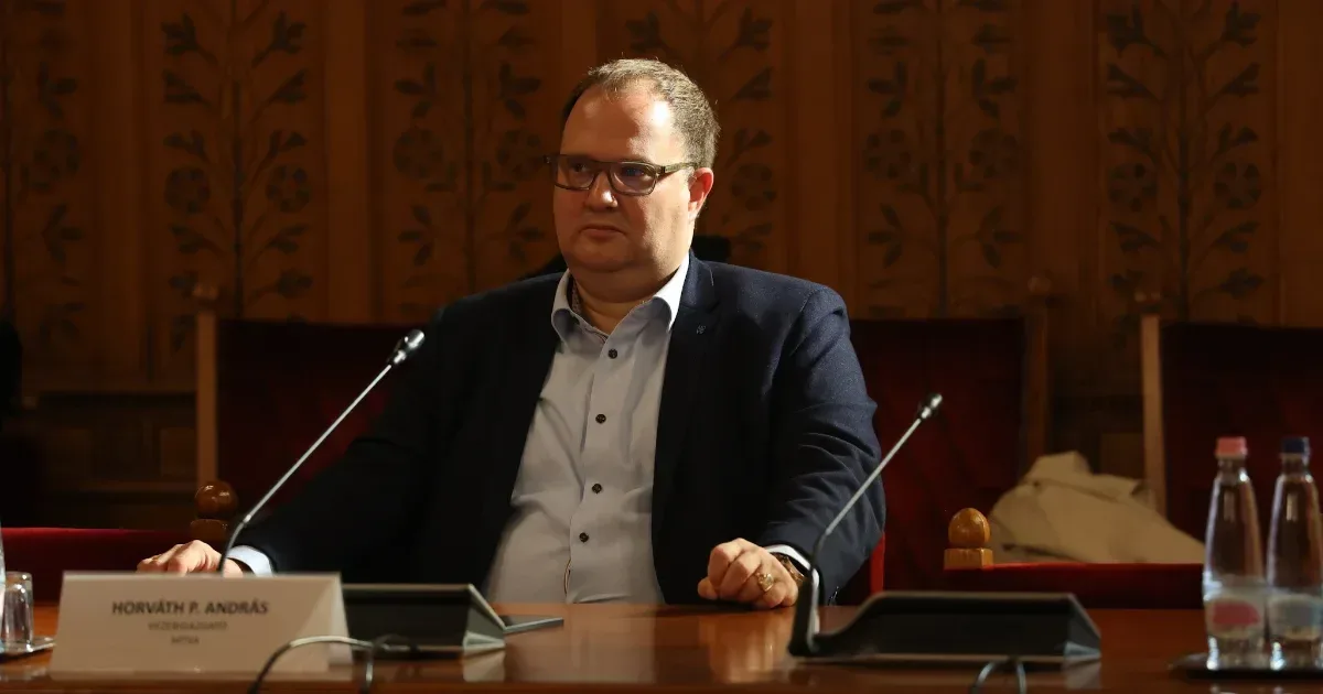 Tisza–Fidesz-szócsata a közmédia-vezér meghallgatásán