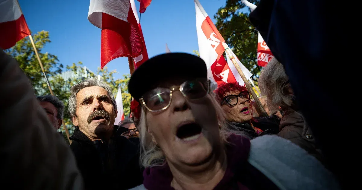 Több ezres tüntetést szervezett a PiS Donald Tusk ellen Varsóban