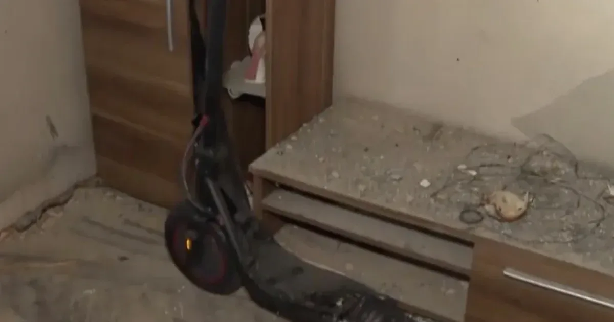 Töltés nélkül gyulladt ki az új roller, ház lett lakhatatlan Pétervásárán