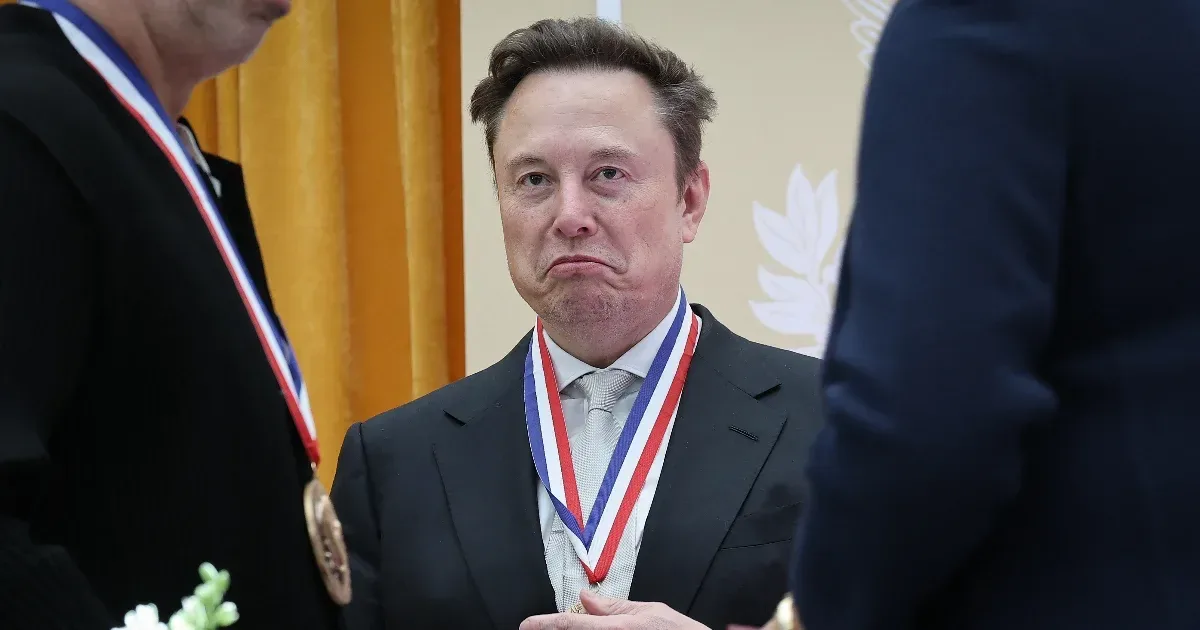 Trump átadta a rangos tudományos elismerést az „új Thomas Edisonnak” nevezett Musk nak